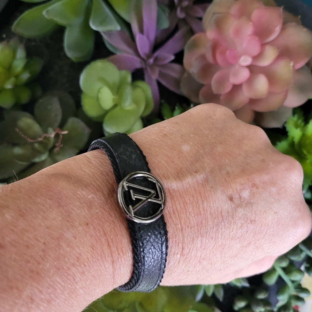 Louis Vuitton Luxury Bracelet Black leather with Silver Hardware absolutely gorg - Picture 7 of 10